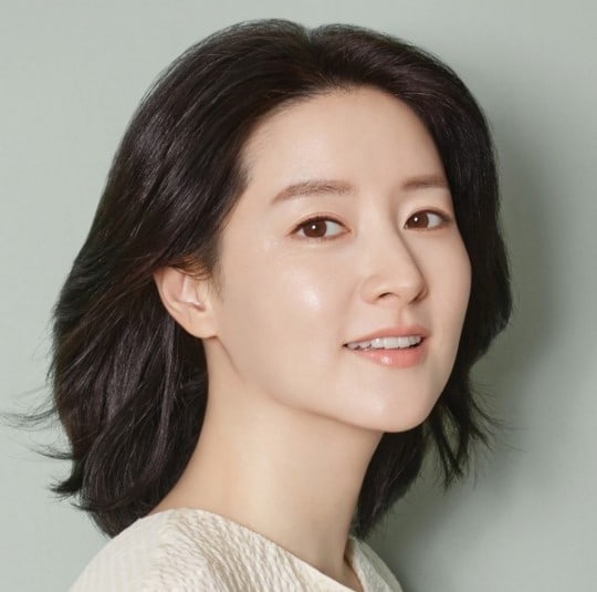 Photo of Lee Young Ae