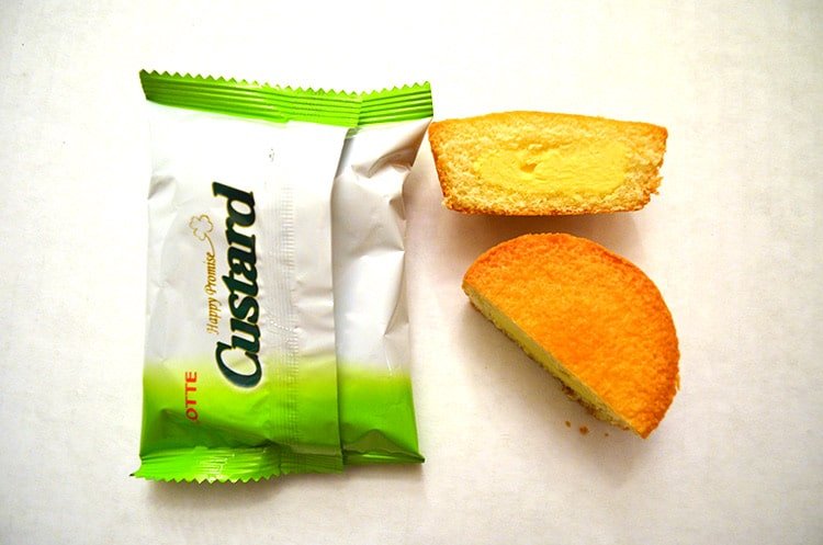 Lotte custard cakes