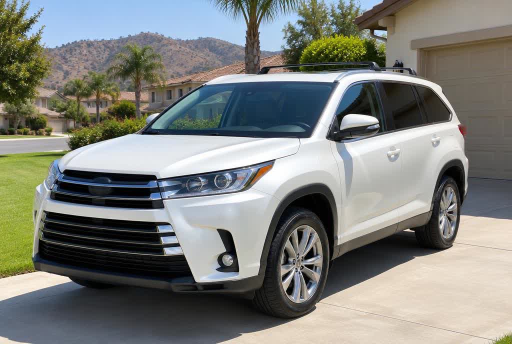Mobile car detailing Santee CA — detailed car in a driveway